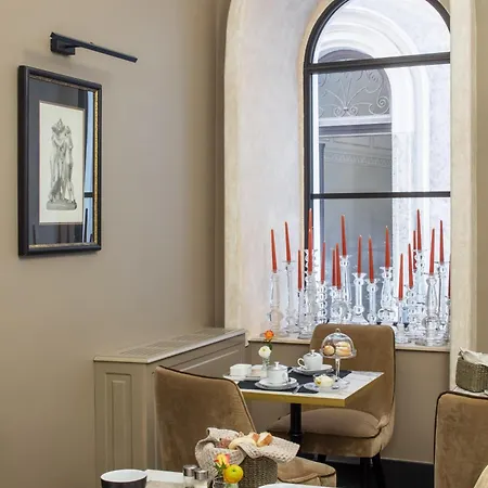 Hotell Adriano Rooftop 4*