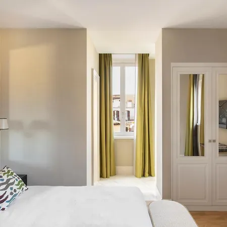 Adriano Rooftop 4* Рим