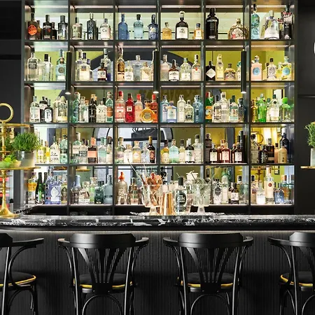 Adriano Rooftop Отель 4*