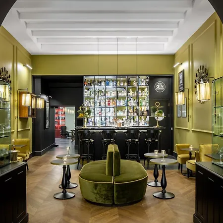 Adriano Rooftop Отель 4*
