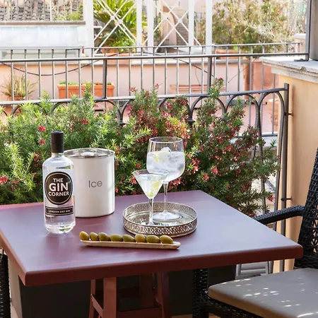 Adriano Rooftop Řím