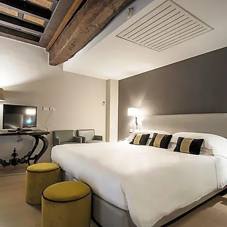 Adriano Rooftop 4*