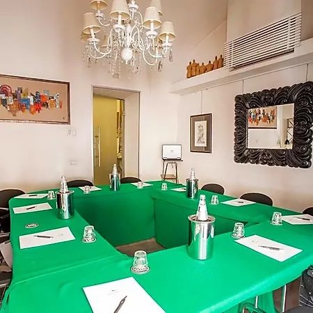 فندق Adriano Rooftop 4*