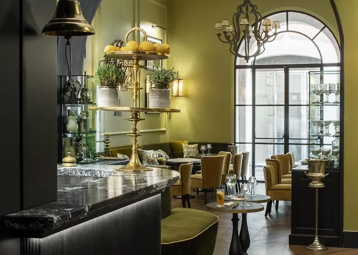 Hotell Adriano Rooftop 4*