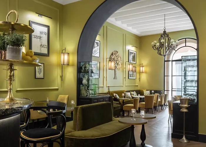 Hotell Adriano Rooftop 4*