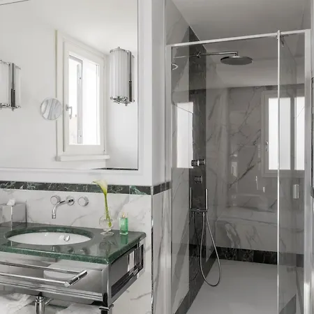 Adriano Rooftop Hotel 4*