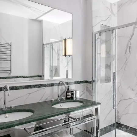 Adriano Rooftop Řím